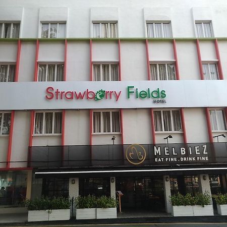 Hotel Strawberry Fields Petaling Jaya Exterior photo