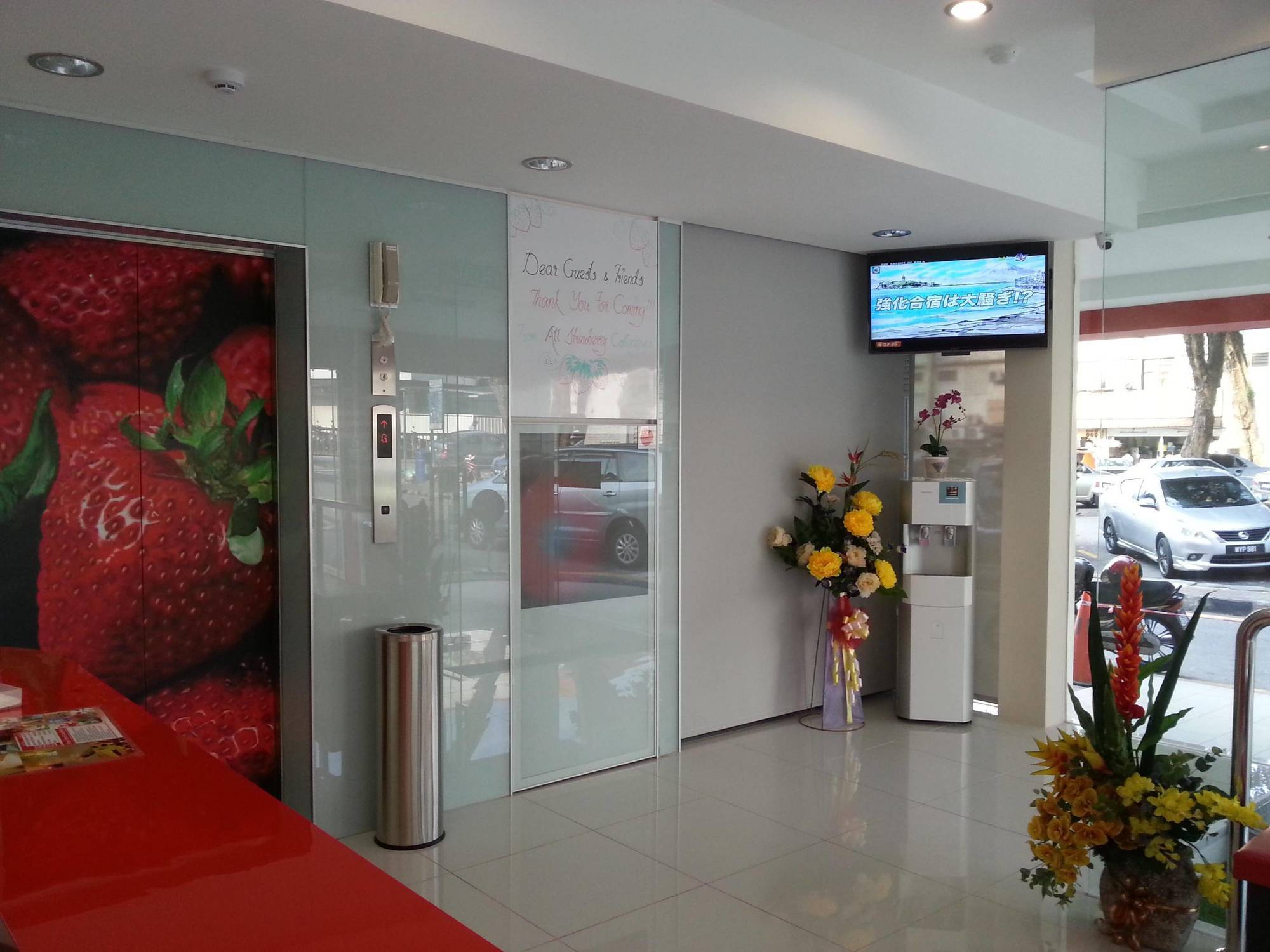 Hotel Strawberry Fields Petaling Jaya Exterior photo