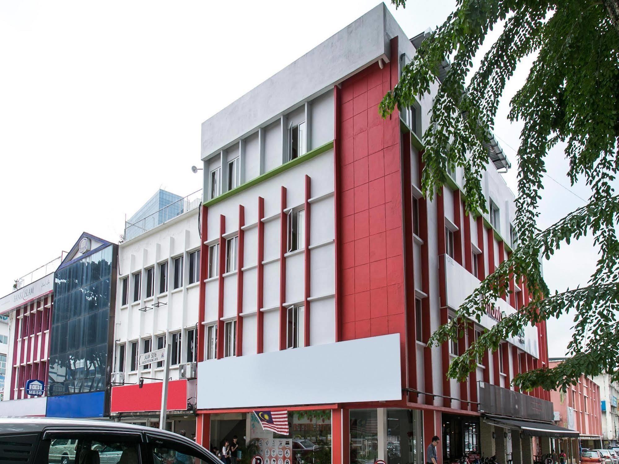 Hotel Strawberry Fields Petaling Jaya Exterior photo