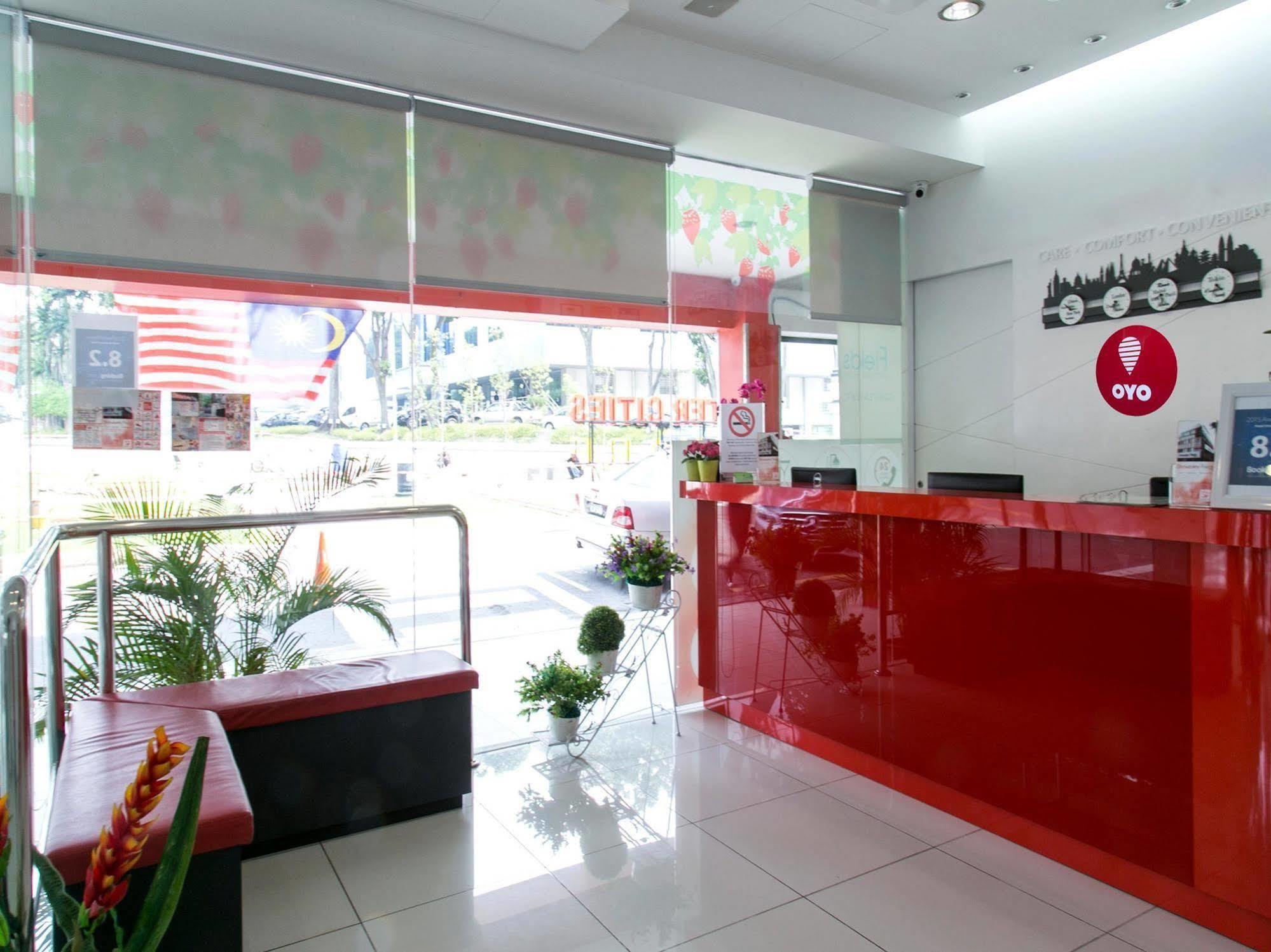 Hotel Strawberry Fields Petaling Jaya Exterior photo